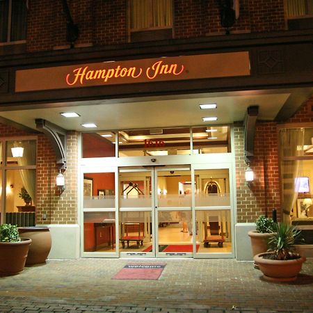 Hampton Inn Alexandria/Old Town Экстерьер фото