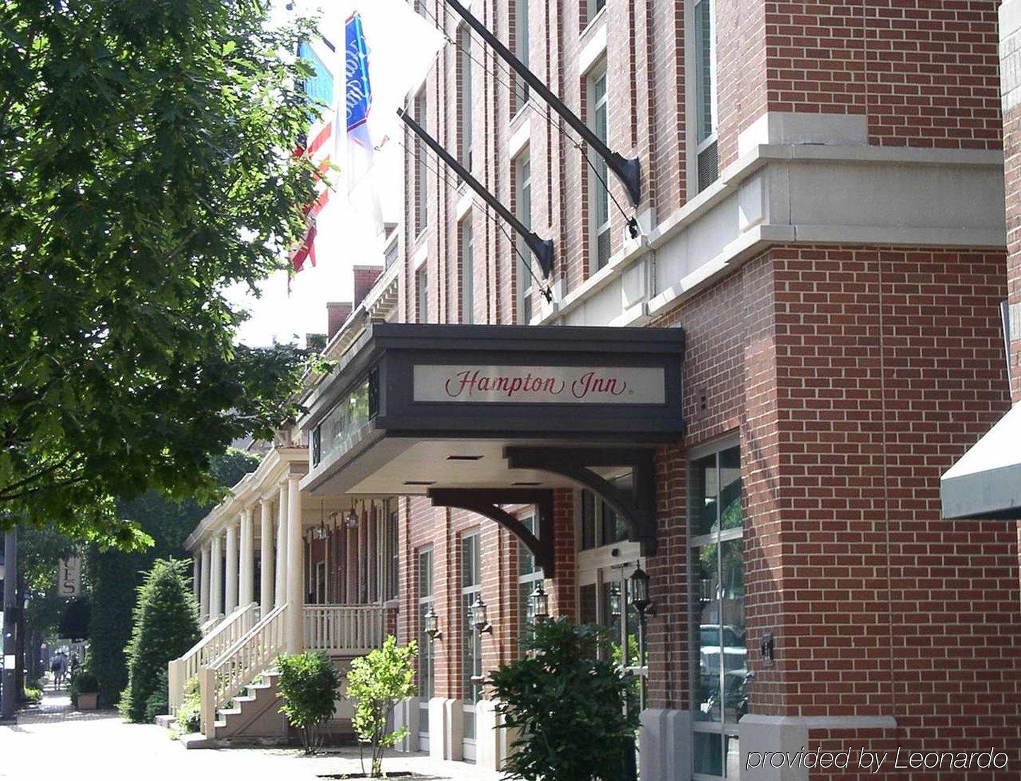 Hampton Inn Alexandria/Old Town Экстерьер фото