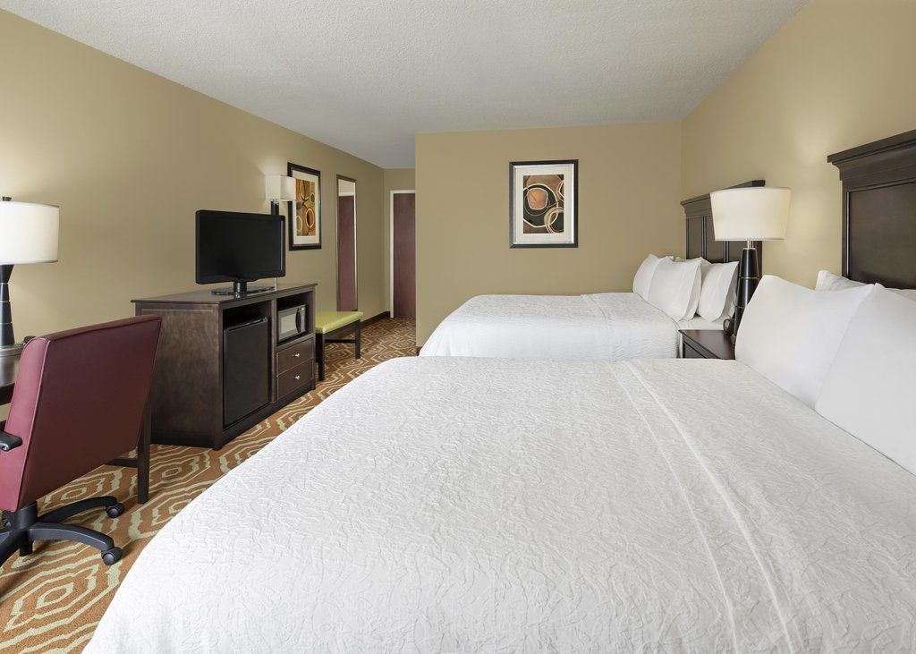 Hampton Inn Alexandria/Old Town Экстерьер фото