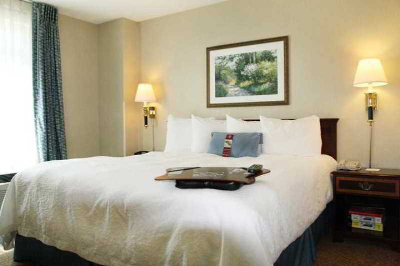 Hampton Inn Alexandria/Old Town Номер фото